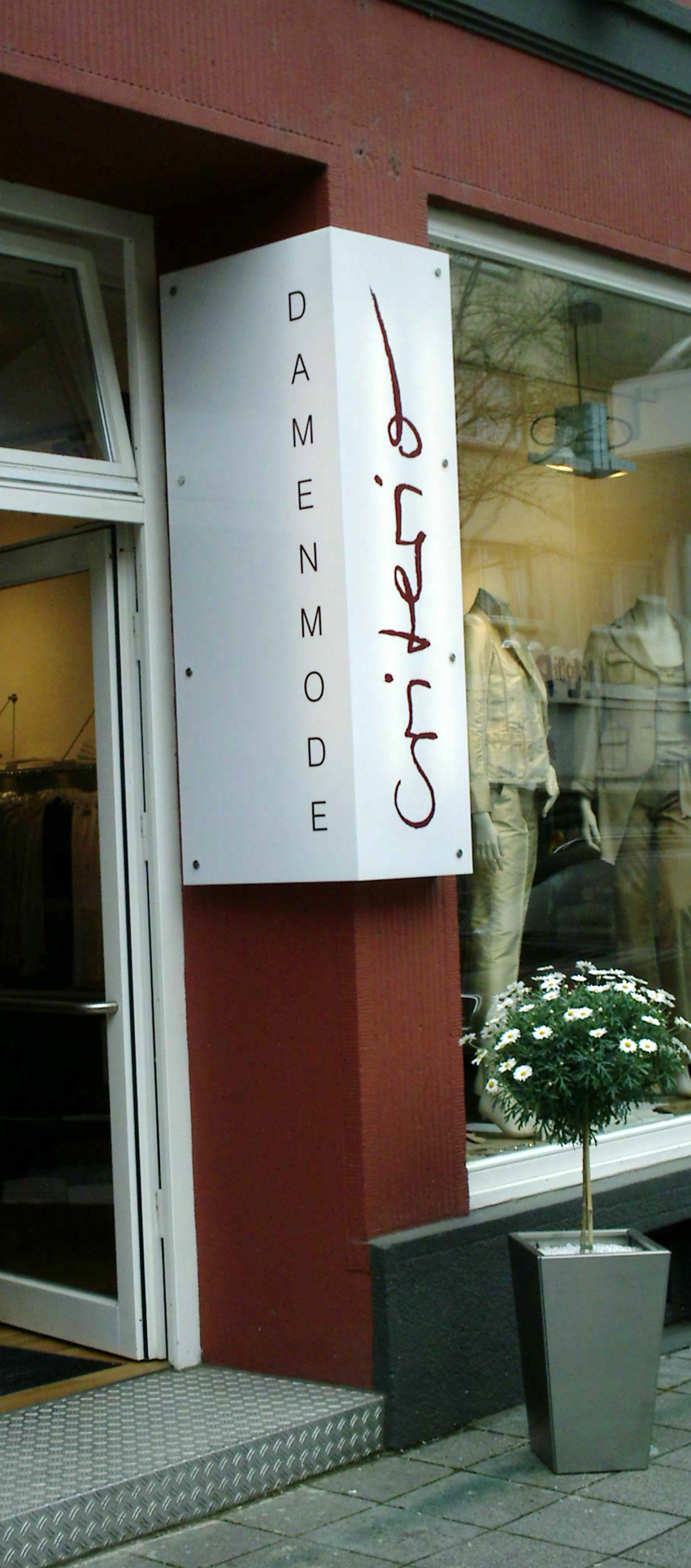 Eingang Damenmode Criterio